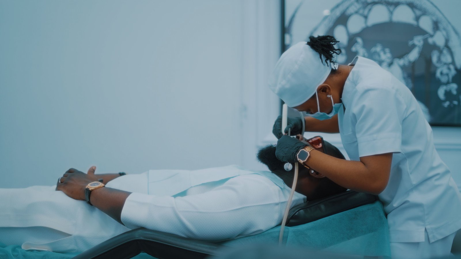 Atendimento odontológico profissional em consultório